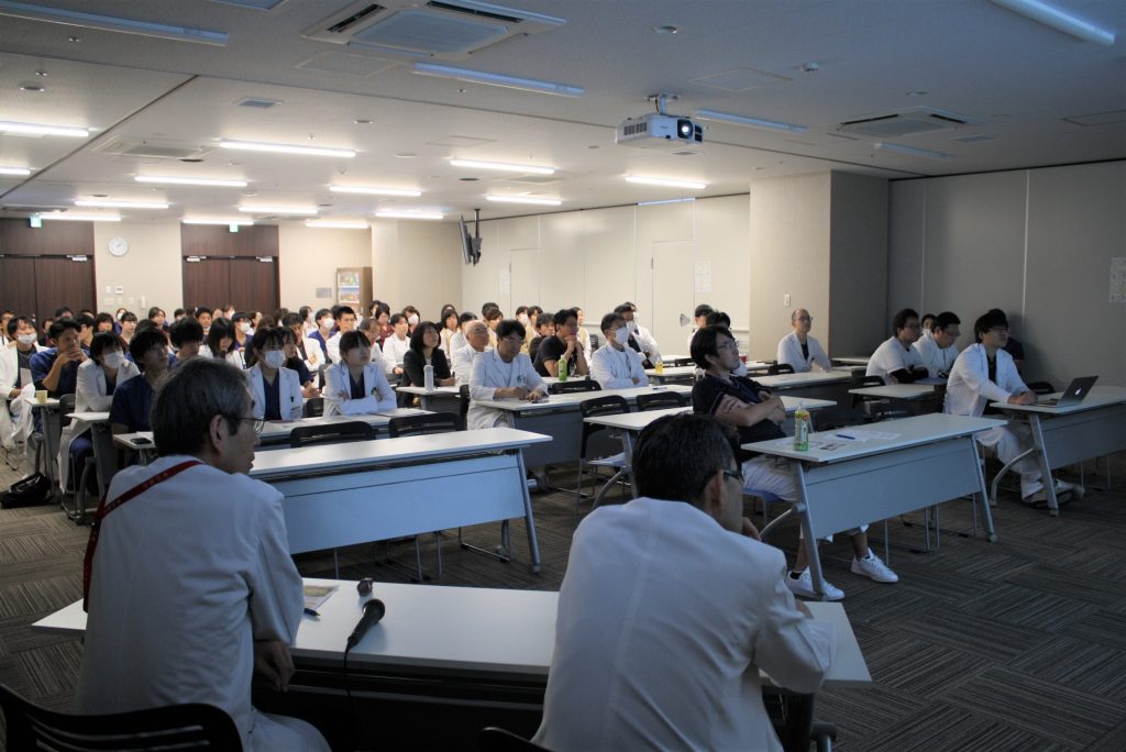 院内学会を開催しました。